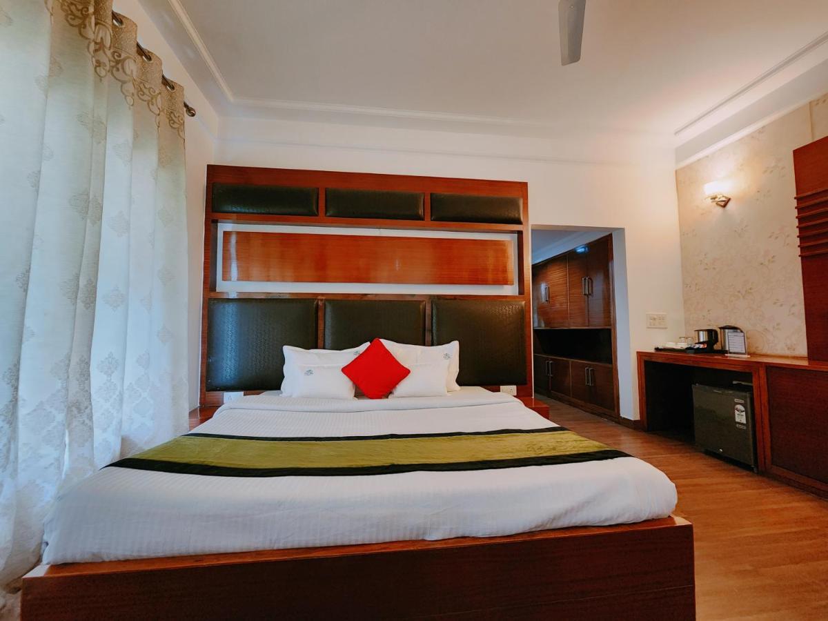Hotel Bliss Kasauli Esterno foto
