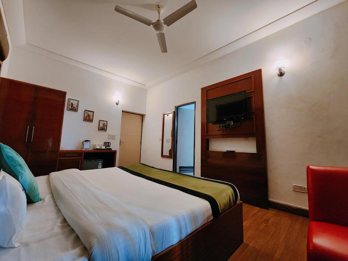 Hotel Bliss Kasauli Esterno foto