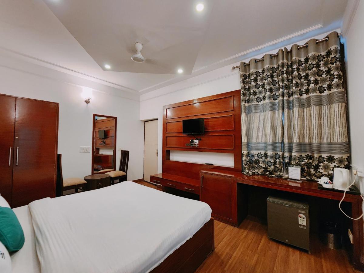 Hotel Bliss Kasauli Esterno foto