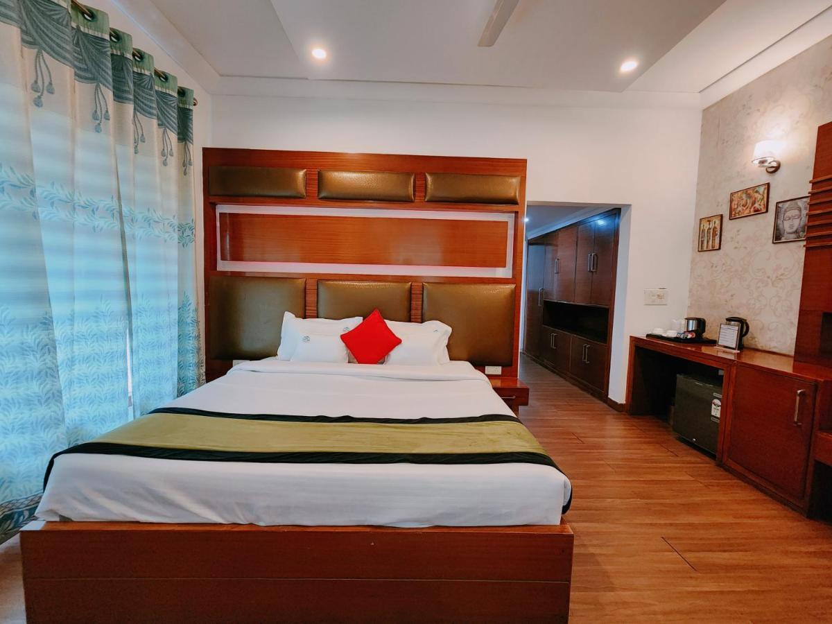 Hotel Bliss Kasauli Esterno foto
